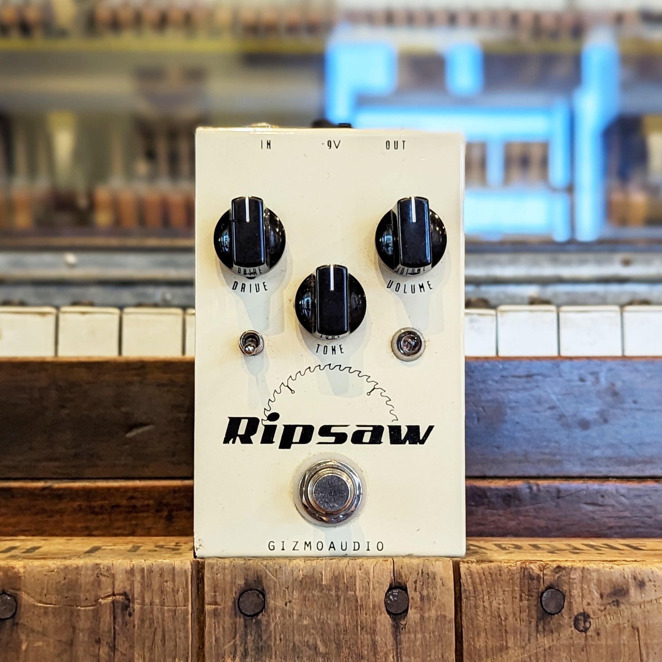 Gizmo Audio Ripsaw Distortion Pedal