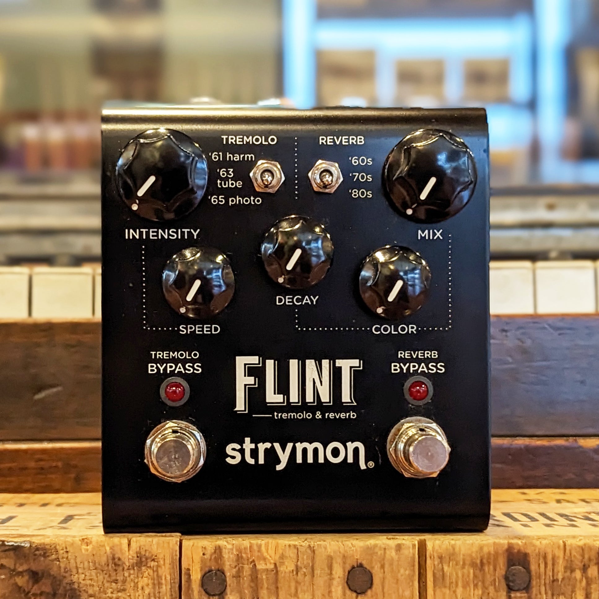 Strymon Blackout Flint V1 Reverb/Tremolo Pedal w/Box